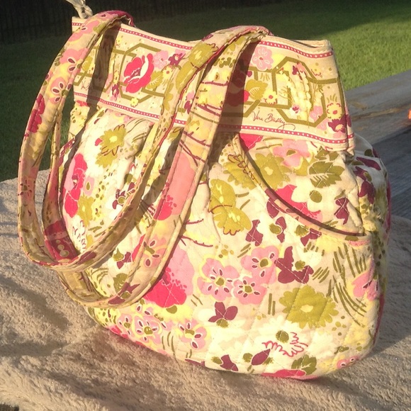 Vera Bradley Handbags - 🔴Vera Bradley barrel bag olive and raspberry